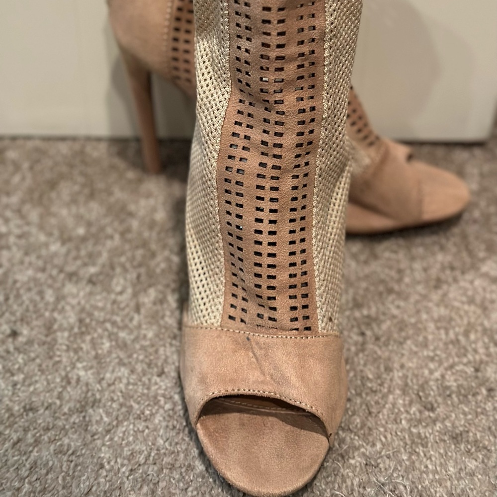 Sandal - Picture 3 of 5
